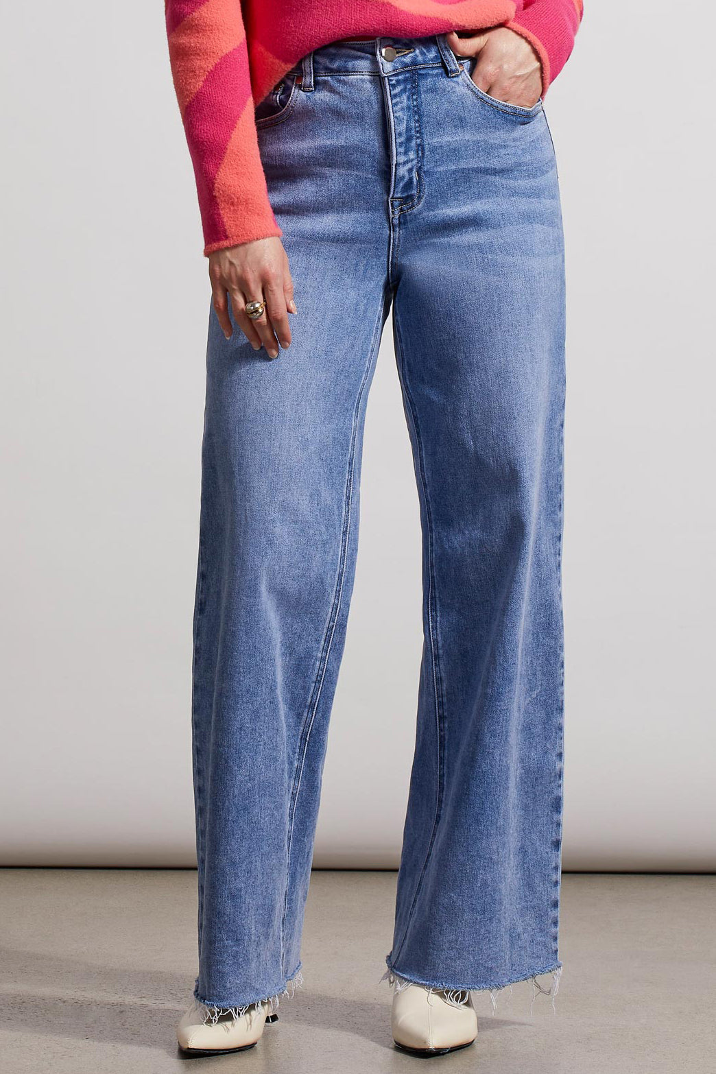 Wide leg jeans for tall fashion women