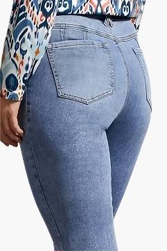 Sophia Microflare Jean